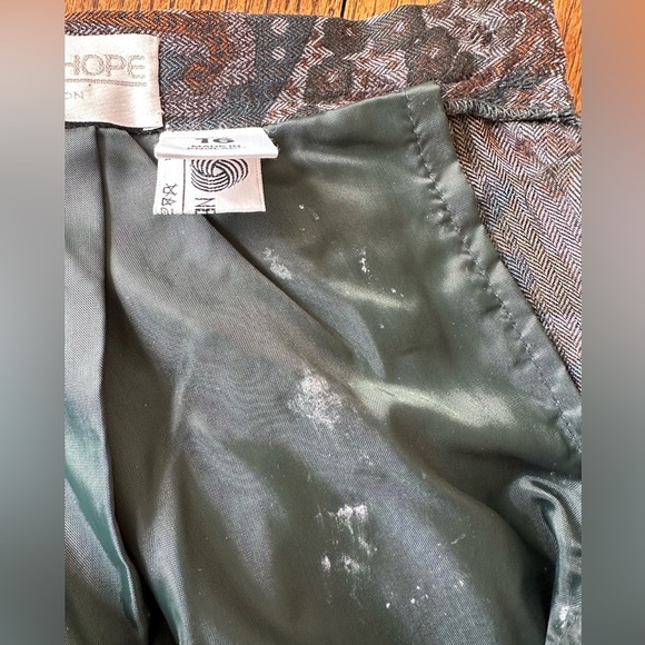 Kerry Hope of London size 16, 100% wool skirt. - Picture 11 of 12